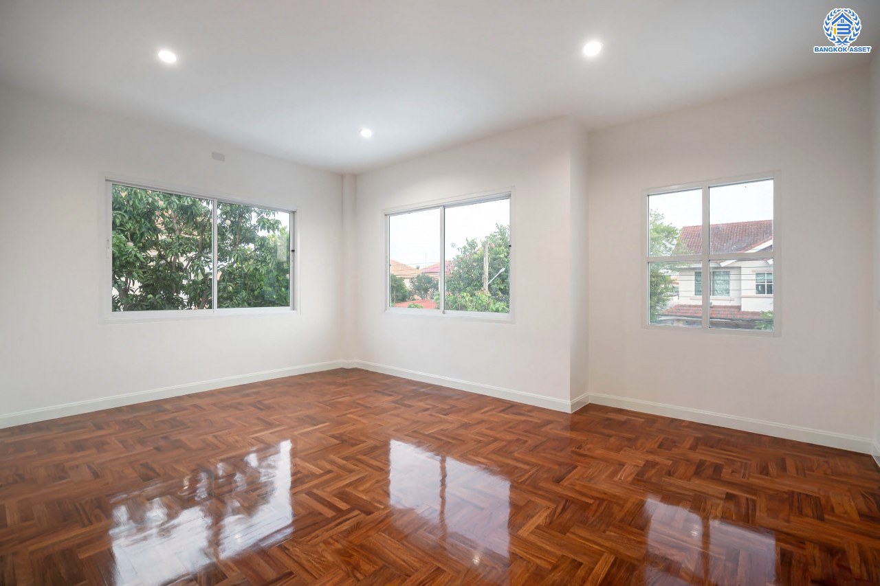 บ้านมือสองตกแต่งใหม่ โครงการ มัณฑิกา กาญจนาฯ-บางบอน รองรับทุกความสุข เนื้อที่ 108.6 ตร.ว. ฟังก์ชัน 3 ห้องนอน 3 ห้องน้ำ 2 ห้องอเนกประสงค์ จอดรถได้ 2 คัน บนทำเลใกล้รถไฟฟ้าสายสีน้ำเงิน "สถานีหลัก2" และจุดขึ้นทางด่วน "พระราม2" และ The Mall บางแค